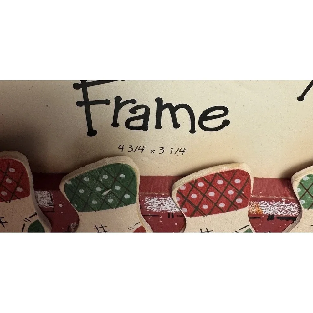 Christmas Picture Frame Red Fireplace Garland Stockings Holds‎ 4 3/4 by 3 1/4